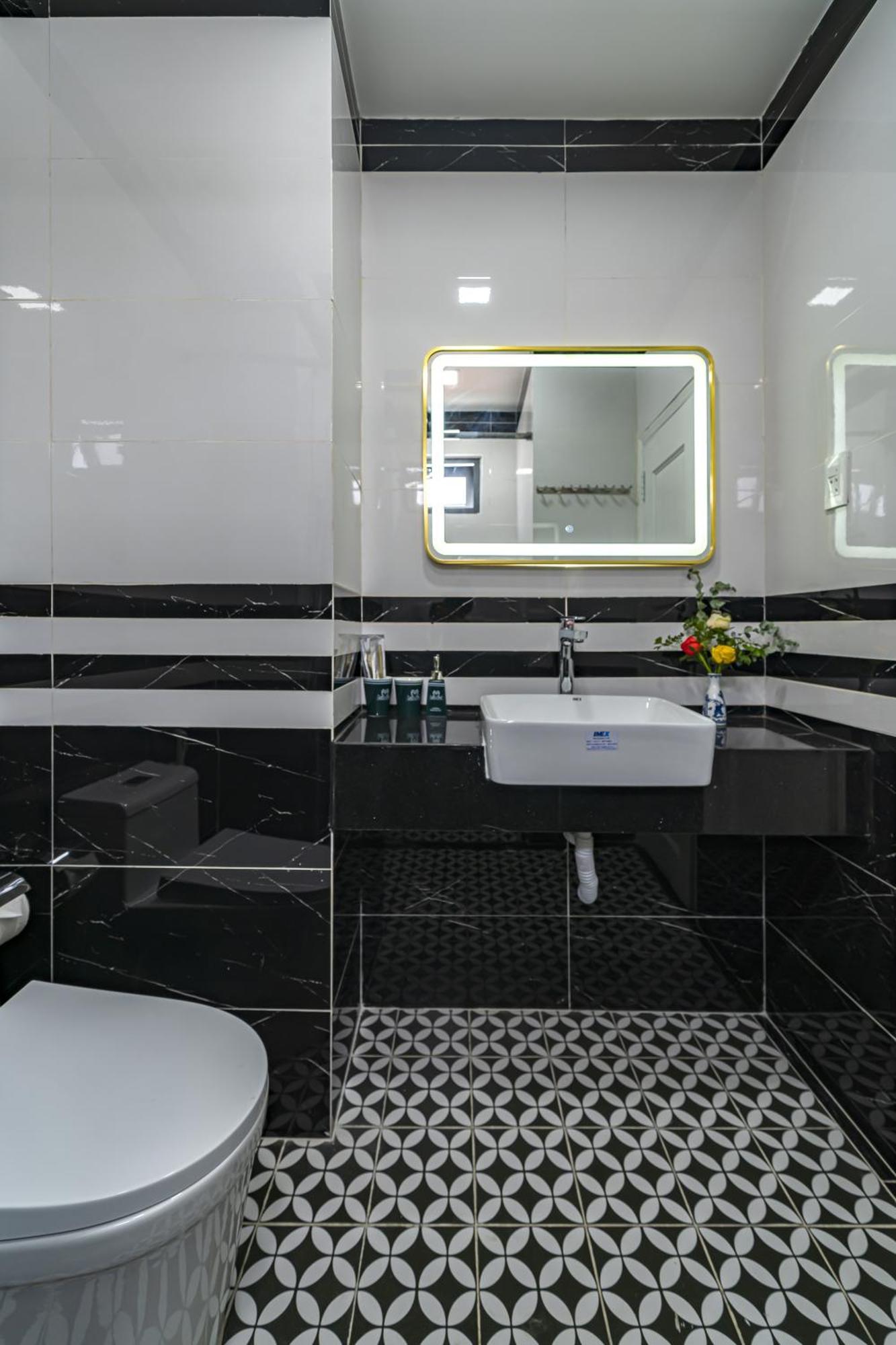 Collection O Vyvy Airport Hotel Хошимин Екстериор снимка