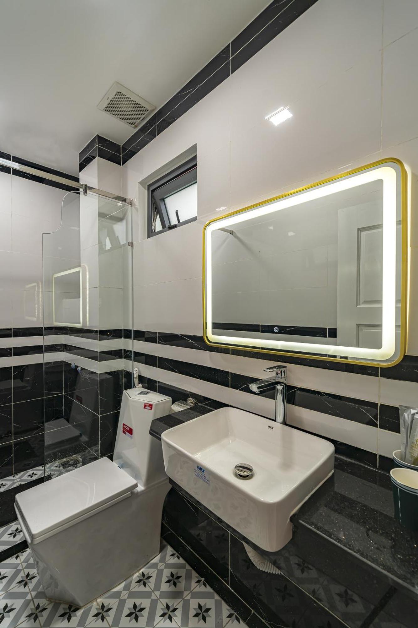 Collection O Vyvy Airport Hotel Хошимин Екстериор снимка